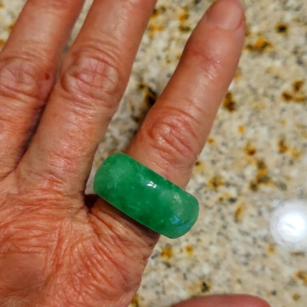 Elegant Jadeite Jade Ring